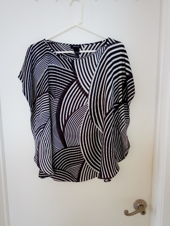 Spense Tops - Spense Black & White Curved Stripe Dolman Blouse